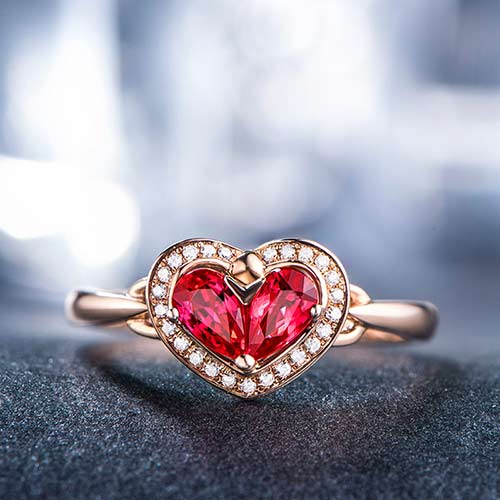 红宝石戒指