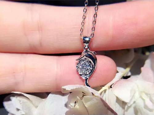 钻石项链
