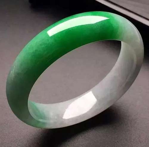 翡翠手镯