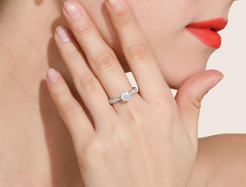 莫桑钻与钻石的区别